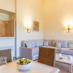 Pierre & Les Restanques Du Golfe De Saint-tropez 3*