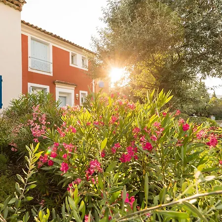 Pierre & Les Restanques Du Golfe De Saint-tropez Apartmanhotel 3*