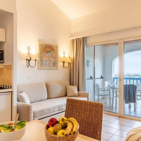 Apartmanhotel Pierre & Les Restanques Du Golfe De Saint-tropez 3*