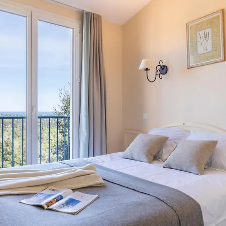 Pierre & Les Restanques Du Golfe De Saint-tropez Apartmanhotel 3*