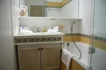 Pierre & Les Restanques Du Golfe De Saint-tropez Apartmanhotel 3*