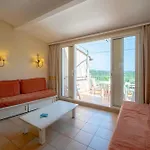 Pierre & Les Restanques Du Golfe De Saint-tropez Ξενοδοχείο με διαμερίσματα 3*