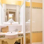 Pierre & Les Restanques Du Golfe De Saint-tropez 3* グリモー