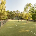 Ξενοδοχείο με διαμερίσματα Pierre & Les Restanques Du Golfe De Saint-tropez 3*