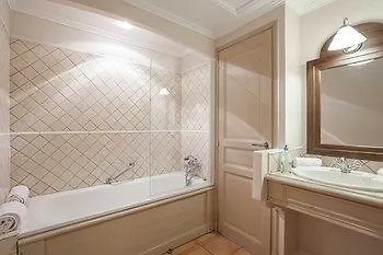 Pierre & Les Restanques Du Golfe De Saint-tropez 3*