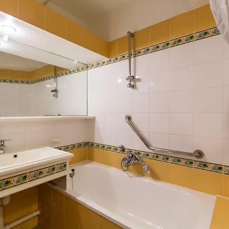 Pierre & Les Restanques Du Golfe De Saint-tropez