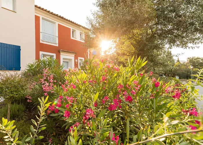 Pierre & Les Restanques Du Golfe De Saint-tropez Aparthotel 3*