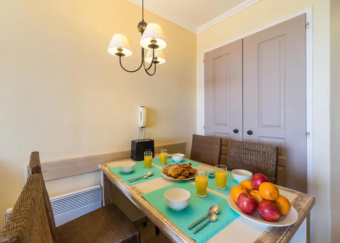 Pierre & Les Restanques Du Golfe De Saint-tropez