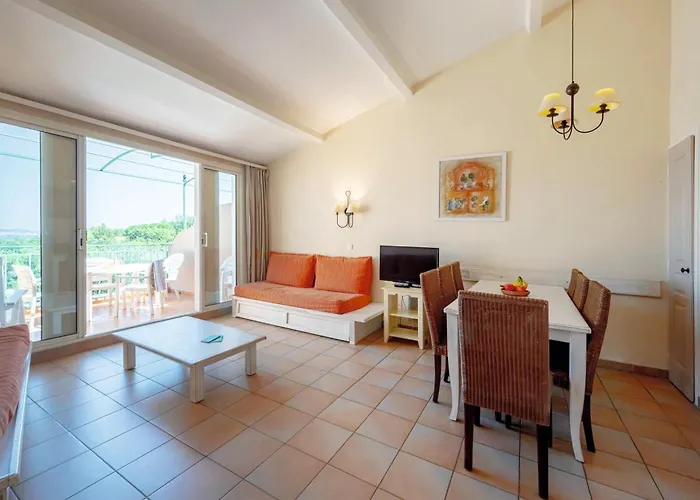 Pierre & Les Restanques Du Golfe De Saint-tropez Apartmanhotel