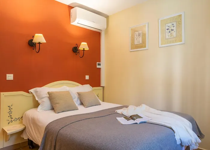 Pierre & Les Restanques Du Golfe De Saint-tropez Apartmanhotel 3*