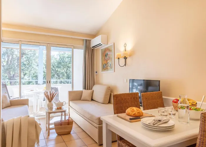 Pierre & Les Restanques Du Golfe De Saint-tropez Apartmanhotel Grimaud