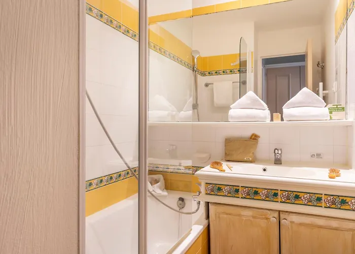 Pierre & Les Restanques Du Golfe De Saint-tropez