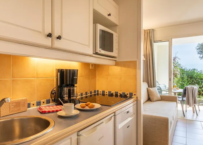 Pierre & Les Restanques Du Golfe De Saint-tropez 3*