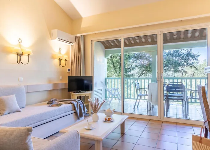 Pierre & Les Restanques Du Golfe De Saint-tropez Apartmanhotel
