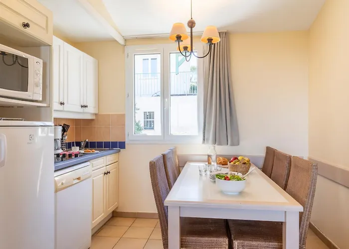 Apartmanhotel Pierre & Les Restanques Du Golfe De Saint-tropez 3*