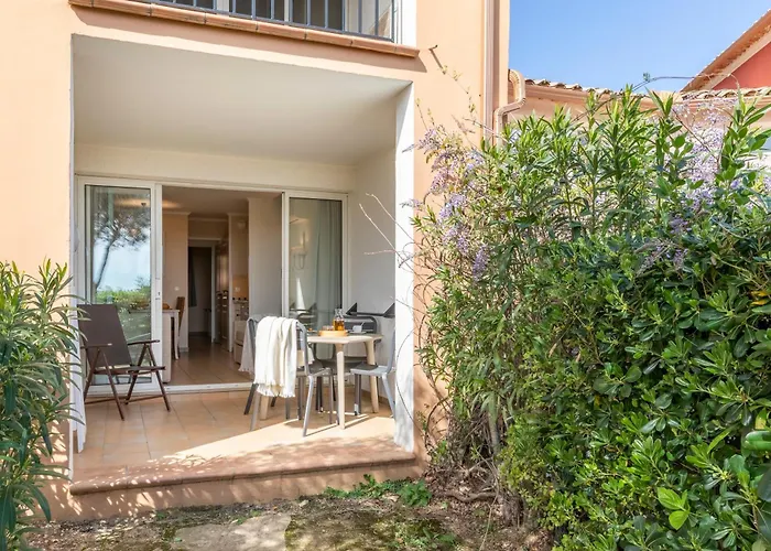 Pierre & Les Restanques Du Golfe De Saint-tropez 3* Grimaud