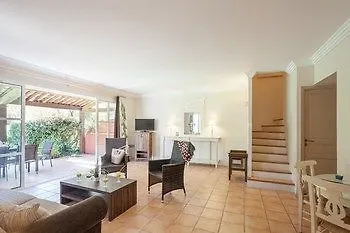 Pierre & Les Restanques Du Golfe De Saint-tropez Aparthotel Grimaud