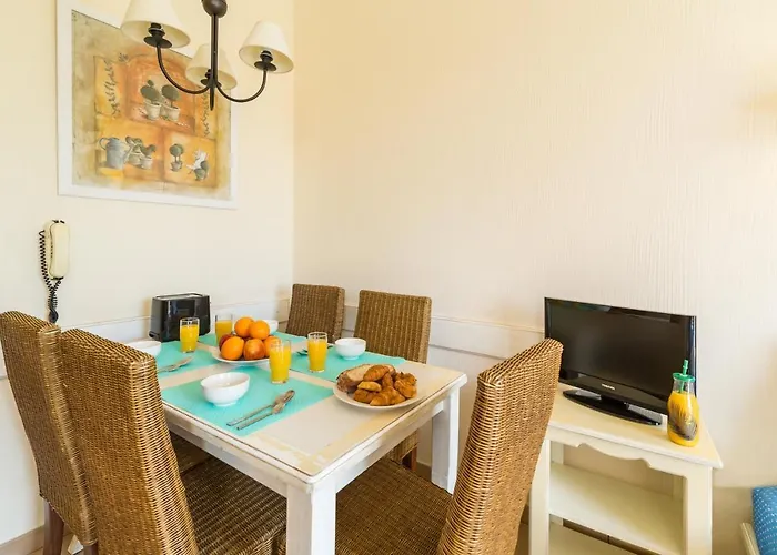 Aparthotel Pierre & Les Restanques Du Golfe De Saint-tropez 3*