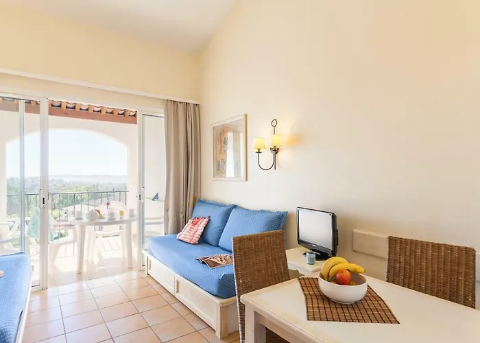 Pierre & Les Restanques Du Golfe De Saint-tropez 3* Grimaud