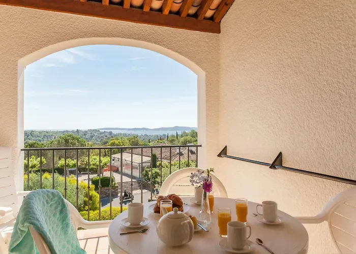 Pierre & Les Restanques Du Golfe De Saint-tropez Aparthotel 3*